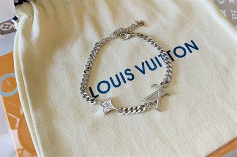 LV Instinct Bracelet .